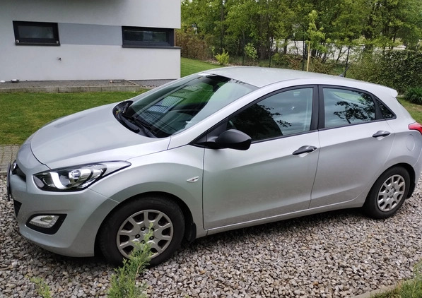 Hyundai I30 cena 32000 przebieg: 126800, rok produkcji 2013 z Rybnik małe 79